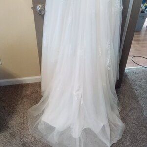 Woman's Bridal Gown: Casablanca by Celebrate Forever Style 2077 Size 12